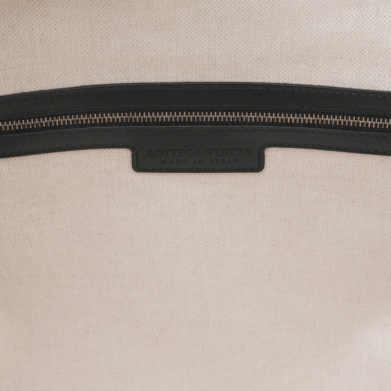 BOTTEGA VENETA(USED)보테가베네타 인트레치아토 겟어웨이 미디엄 트래블백 블랙